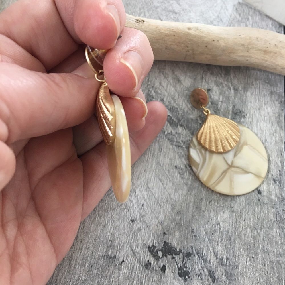 Shell Marble Lucite Earrings - Picture 3 of 3